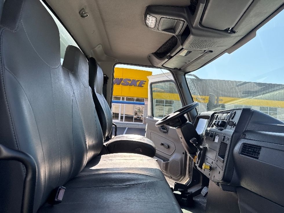 Medium Duty Box Truck-Light and Medium Duty Trucks-International-2022-MV607-Jessup-MD-123,491\n\t\tmiles-$ 69,000 - Image 17