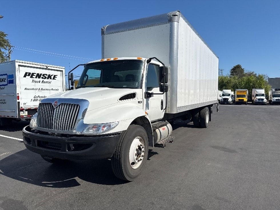 Medium Duty Box Truck-Light and Medium Duty Trucks-International-2022-MV607-Jessup-MD-123,491\n\t\tmiles-$ 69,000 - Image 3