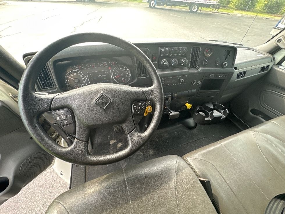 Medium Duty Box Truck-Light and Medium Duty Trucks-International-2022-MV607-Jessup-MD-220,595\n\t\tmiles-$ 44,000 - Image 17