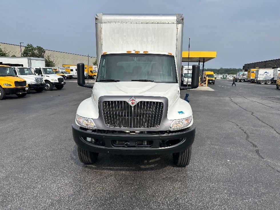 Medium Duty Box Truck-Light and Medium Duty Trucks-International-2022-MV607-Jessup-MD-220,595\n\t\tmiles-$ 44,000 - Image 2