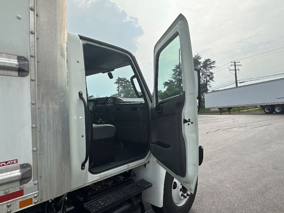 Medium Duty Box Truck-Light and Medium Duty Trucks-International-2022-MV607-Jessup-MD-220,595\n\t\tmiles-$ 44,000 - Image 20