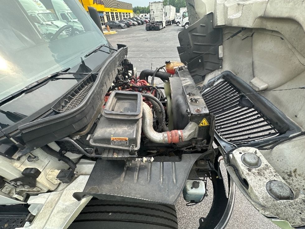 Medium Duty Box Truck-Light and Medium Duty Trucks-International-2022-MV607-Jessup-MD-220,595\n\t\tmiles-$ 44,000 - Image 23