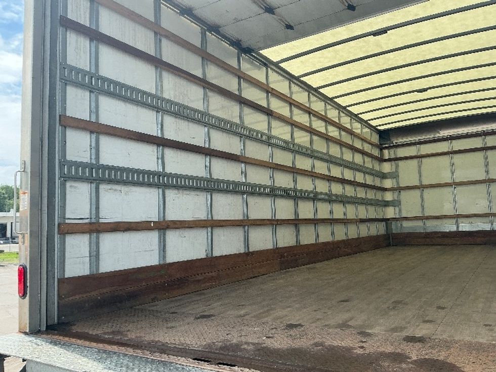 Medium Duty Box Truck-Light and Medium Duty Trucks-International-2022-MV607-Jessup-PA-217,285\n\t\tmiles-$ 41,750 - Image 11