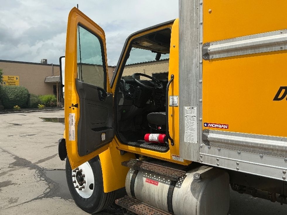 Medium Duty Box Truck-Light and Medium Duty Trucks-International-2022-MV607-Jessup-PA-217,285\n\t\tmiles-$ 41,750 - Image 16
