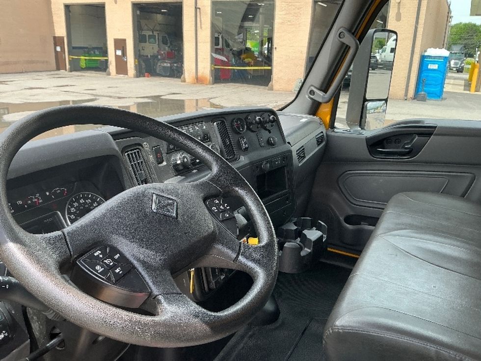 Medium Duty Box Truck-Light and Medium Duty Trucks-International-2022-MV607-Jessup-PA-217,285\n\t\tmiles-$ 41,750 - Image 17