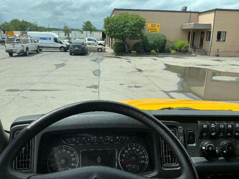 Medium Duty Box Truck-Light and Medium Duty Trucks-International-2022-MV607-Jessup-PA-217,285\n\t\tmiles-$ 41,750 - Image 18