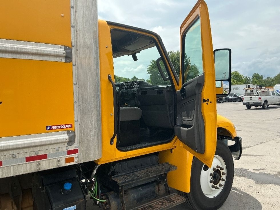 Medium Duty Box Truck-Light and Medium Duty Trucks-International-2022-MV607-Jessup-PA-217,285\n\t\tmiles-$ 41,750 - Image 20