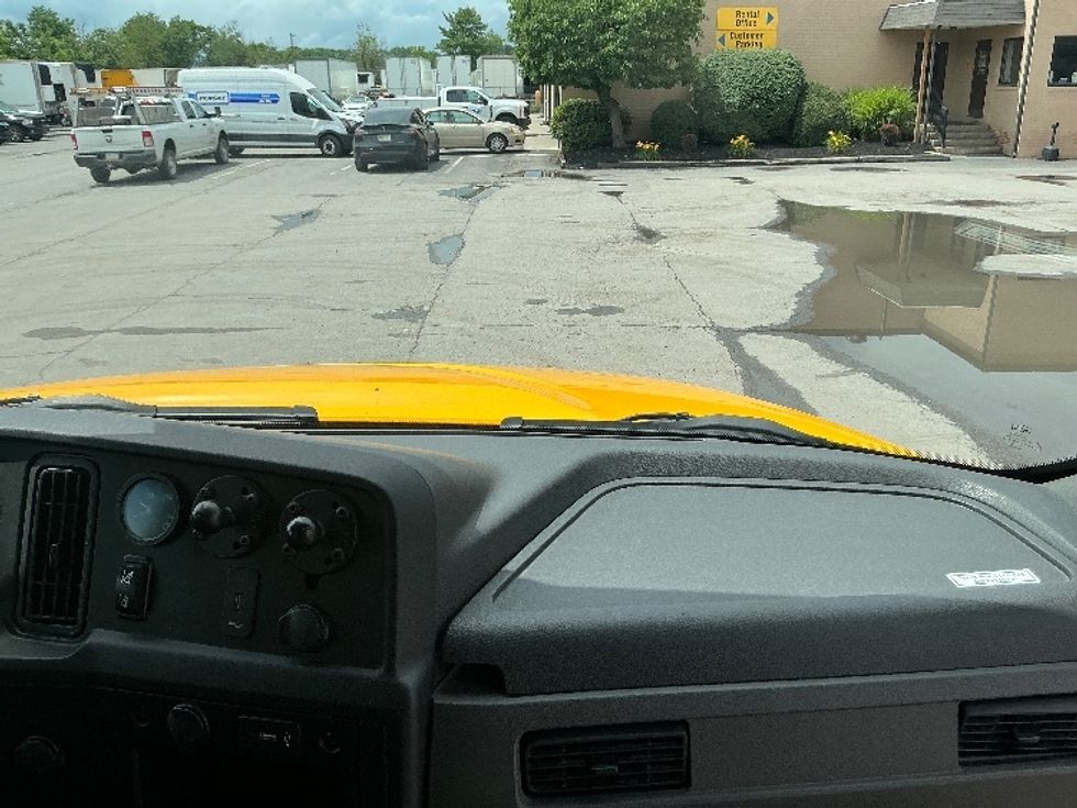 Medium Duty Box Truck-Light and Medium Duty Trucks-International-2022-MV607-Jessup-PA-217,285\n\t\tmiles-$ 41,750 - Image 21