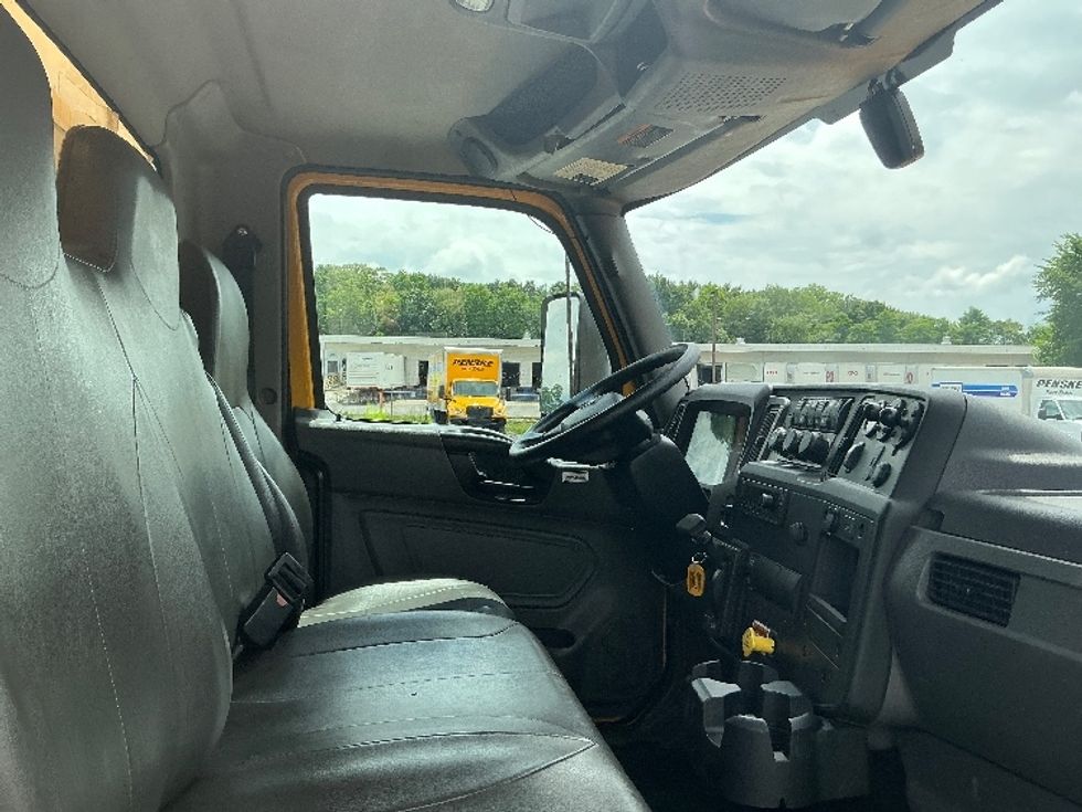 Medium Duty Box Truck-Light and Medium Duty Trucks-International-2022-MV607-Jessup-PA-217,285\n\t\tmiles-$ 41,750 - Image 22
