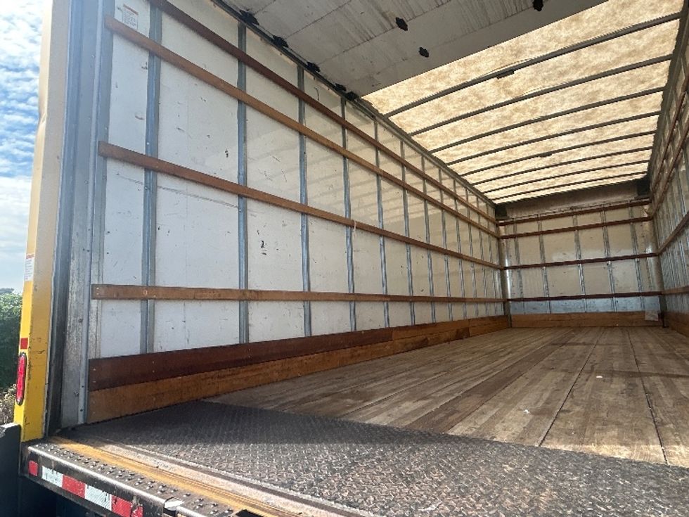 Medium Duty Box Truck-Light and Medium Duty Trucks-International-2022-MV607-Kansas City-MO-219,991\n\t\tmiles-$ 41,000 - Image 11