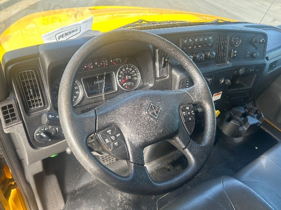 Medium Duty Box Truck-Light and Medium Duty Trucks-International-2022-MV607-Kansas City-MO-219,991\n\t\tmiles-$ 41,000 - Image 17