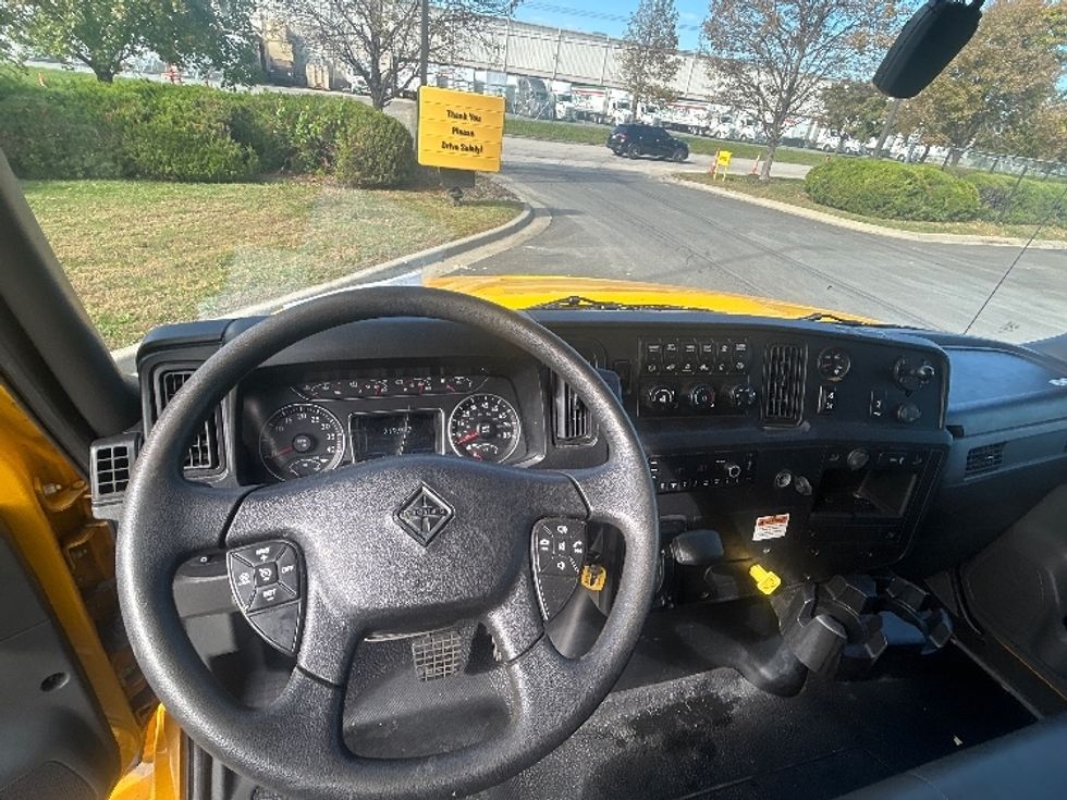 Medium Duty Box Truck-Light and Medium Duty Trucks-International-2022-MV607-Kansas City-MO-219,991\n\t\tmiles-$ 41,000 - Image 18