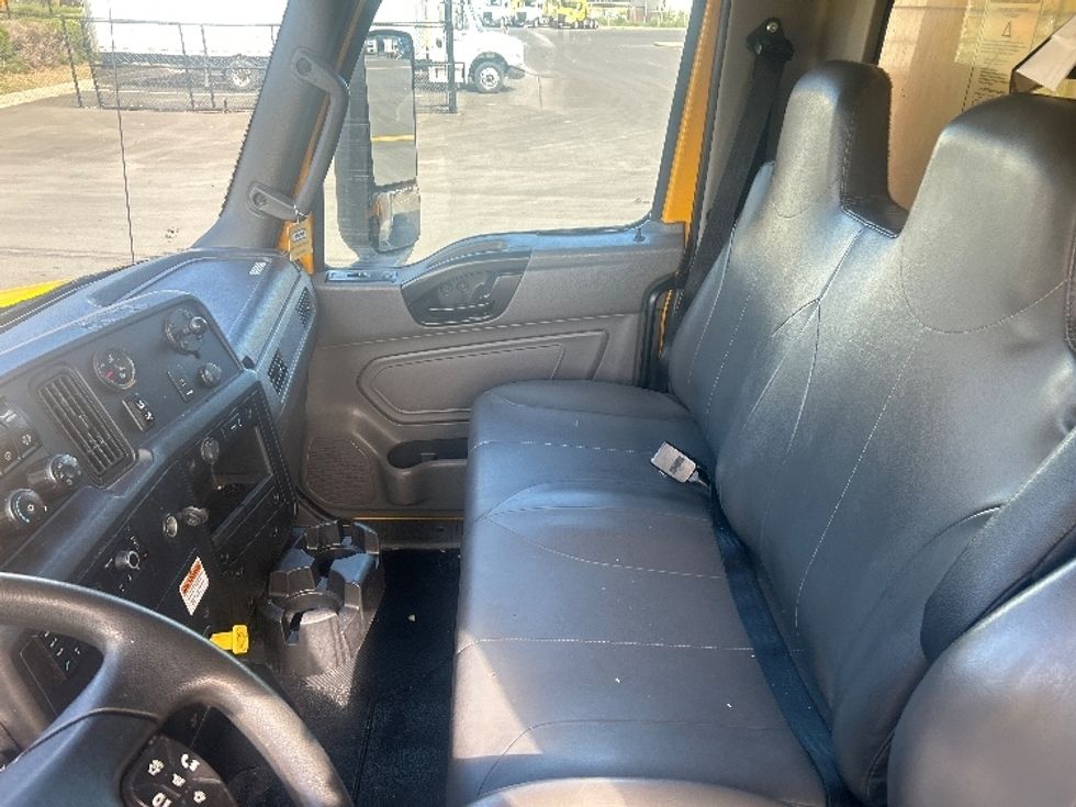 Medium Duty Box Truck-Light and Medium Duty Trucks-International-2022-MV607-Kansas City-MO-219,991\n\t\tmiles-$ 41,000 - Image 19