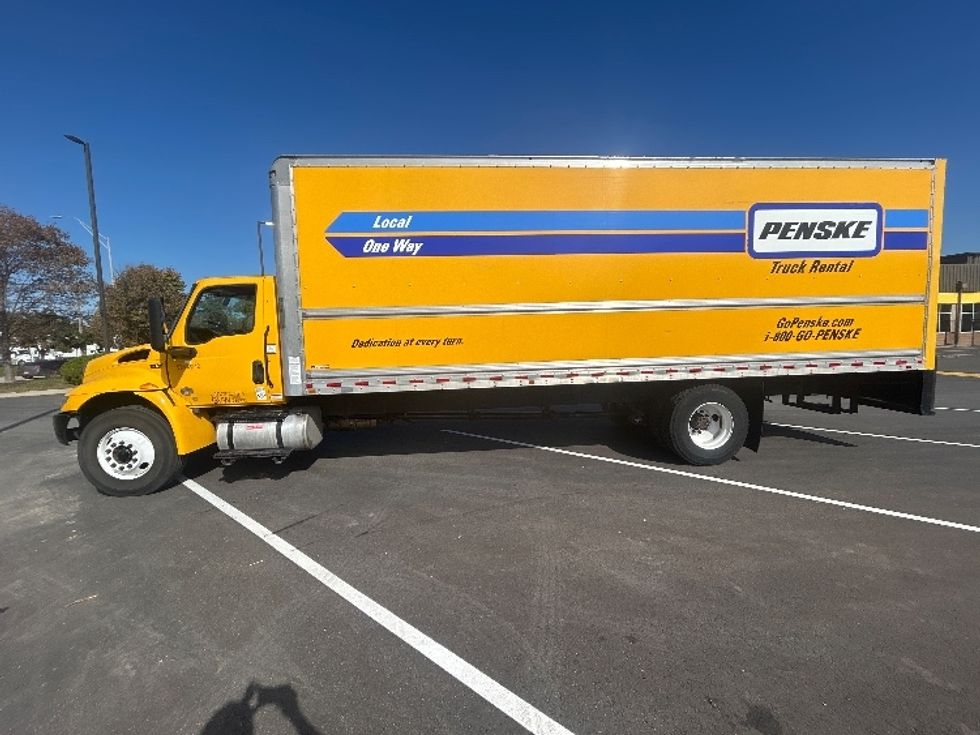 Medium Duty Box Truck-Light and Medium Duty Trucks-International-2022-MV607-Kansas City-MO-219,991\n\t\tmiles-$ 41,000 - Image 4