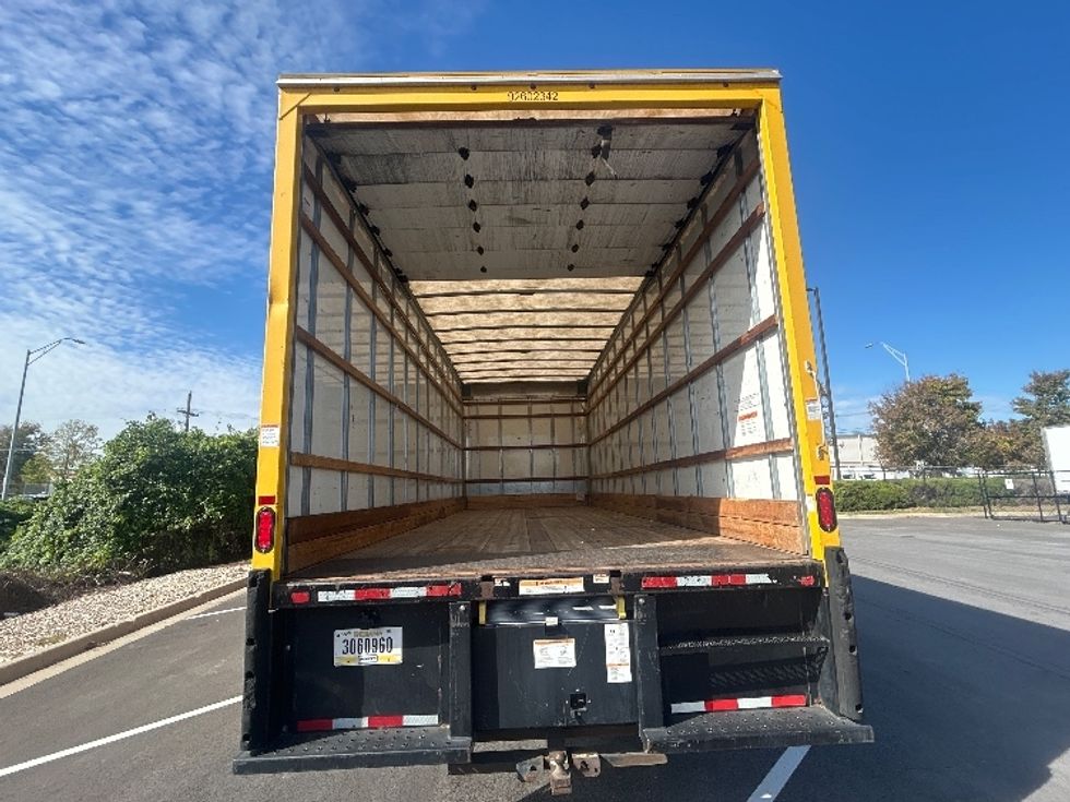 Medium Duty Box Truck-Light and Medium Duty Trucks-International-2022-MV607-Kansas City-MO-219,991\n\t\tmiles-$ 41,000 - Image 8