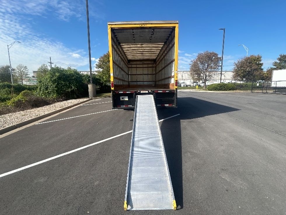 Medium Duty Box Truck-Light and Medium Duty Trucks-International-2022-MV607-Kansas City-MO-219,991\n\t\tmiles-$ 41,000 - Image 9