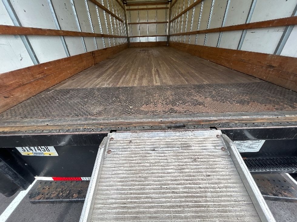 Medium Duty Box Truck-Light and Medium Duty Trucks-International-2022-MV607-Kansas City-MO-232,653\n\t\tmiles-$ 44,250 - Image 10