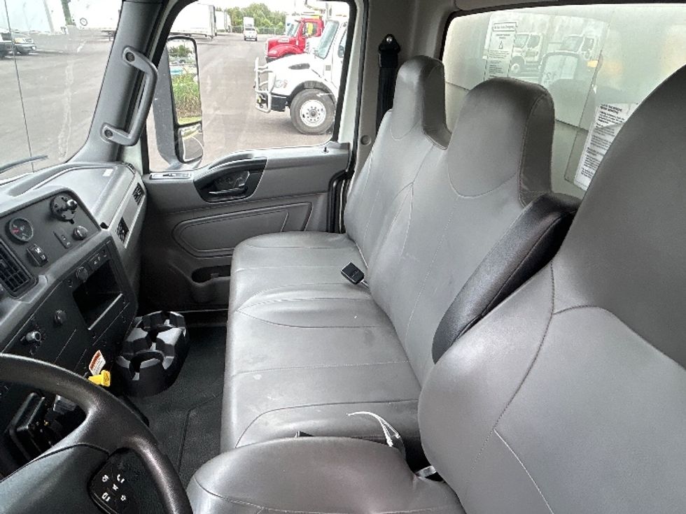 Medium Duty Box Truck-Light and Medium Duty Trucks-International-2022-MV607-Kansas City-MO-232,653\n\t\tmiles-$ 44,250 - Image 19