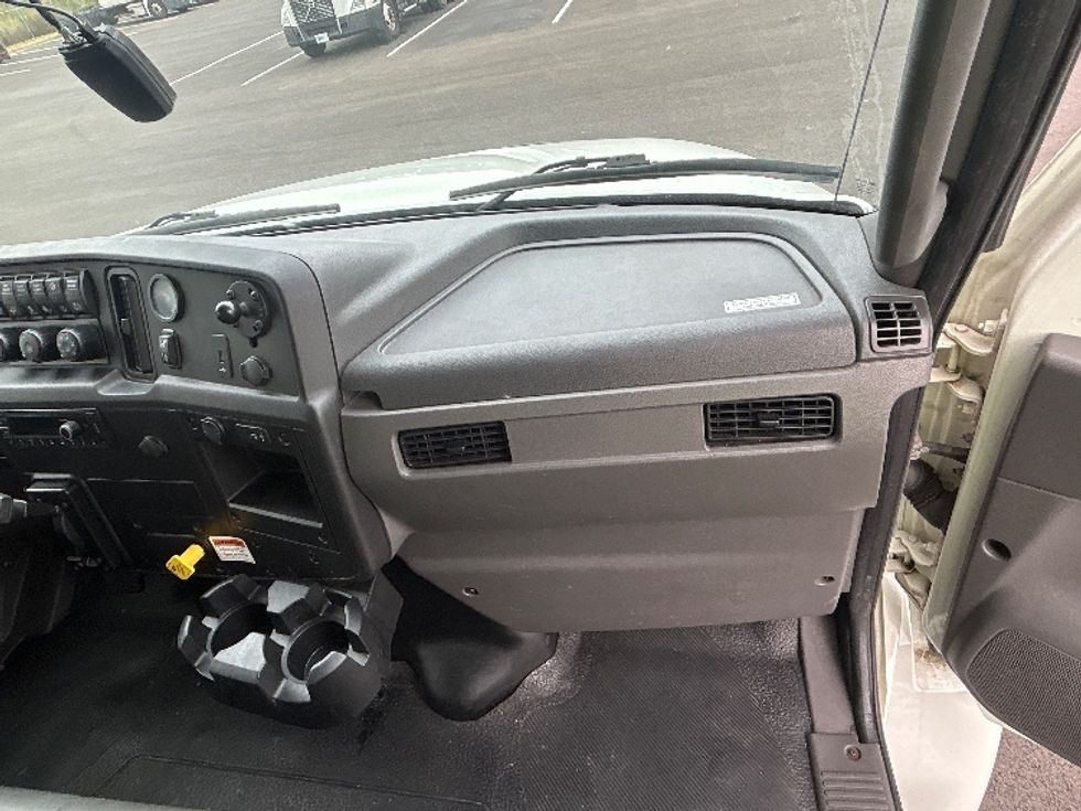 Medium Duty Box Truck-Light and Medium Duty Trucks-International-2022-MV607-Kansas City-MO-232,653\n\t\tmiles-$ 44,250 - Image 21
