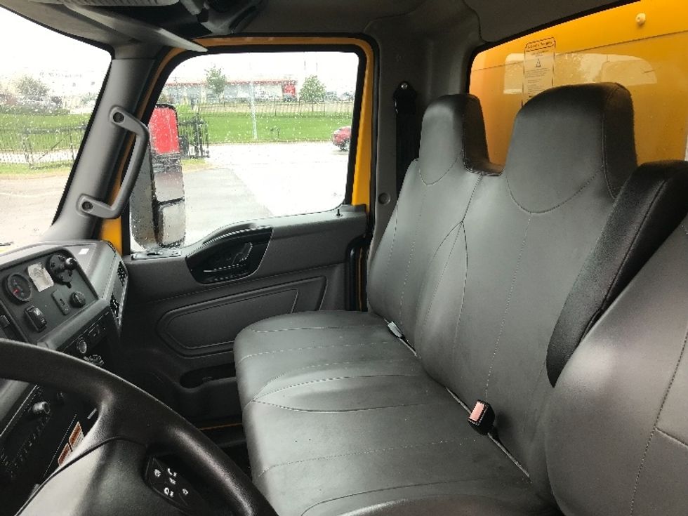 Medium Duty Box Truck-Light and Medium Duty Trucks-International-2022-MV607-Kansas City-MO-238,156\n\t\tmiles-$ 37,750 - Image 18