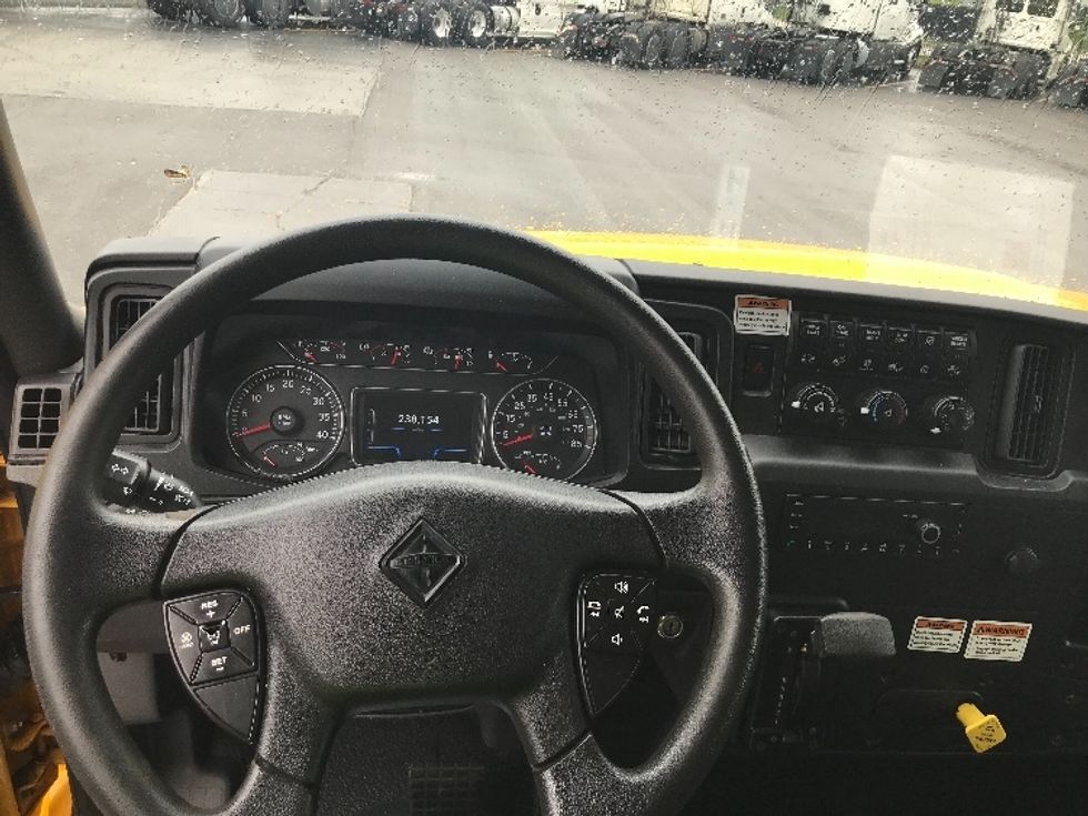 Medium Duty Box Truck-Light and Medium Duty Trucks-International-2022-MV607-Kansas City-MO-238,156\n\t\tmiles-$ 37,750 - Image 17