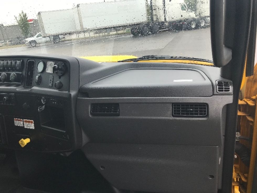 Medium Duty Box Truck-Light and Medium Duty Trucks-International-2022-MV607-Kansas City-MO-238,156\n\t\tmiles-$ 37,750 - Image 20