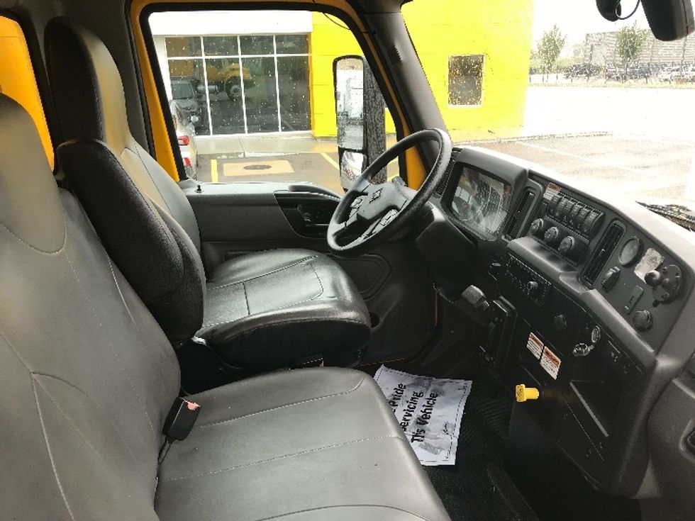 Medium Duty Box Truck-Light and Medium Duty Trucks-International-2022-MV607-Kansas City-MO-238,156\n\t\tmiles-$ 37,750 - Image 21