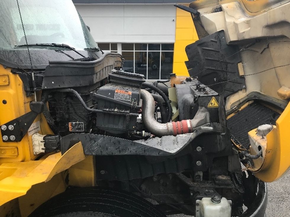 Medium Duty Box Truck-Light and Medium Duty Trucks-International-2022-MV607-Kansas City-MO-238,156\n\t\tmiles-$ 37,750 - Image 22