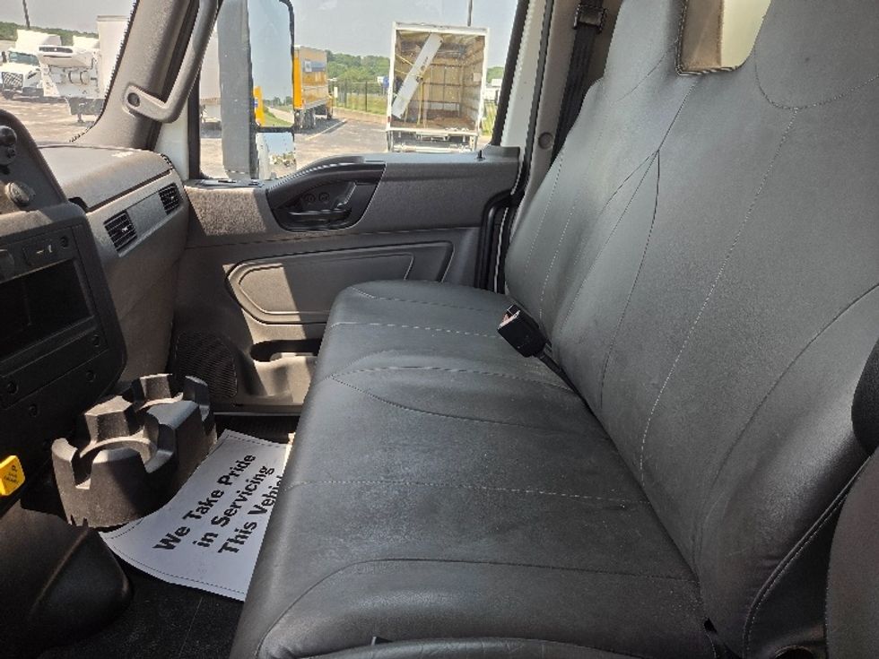 Medium Duty Box Truck-Light and Medium Duty Trucks-International-2022-MV607-Kansas City-MO-92,951\n\t\tmiles-$ 77,500 - Image 19
