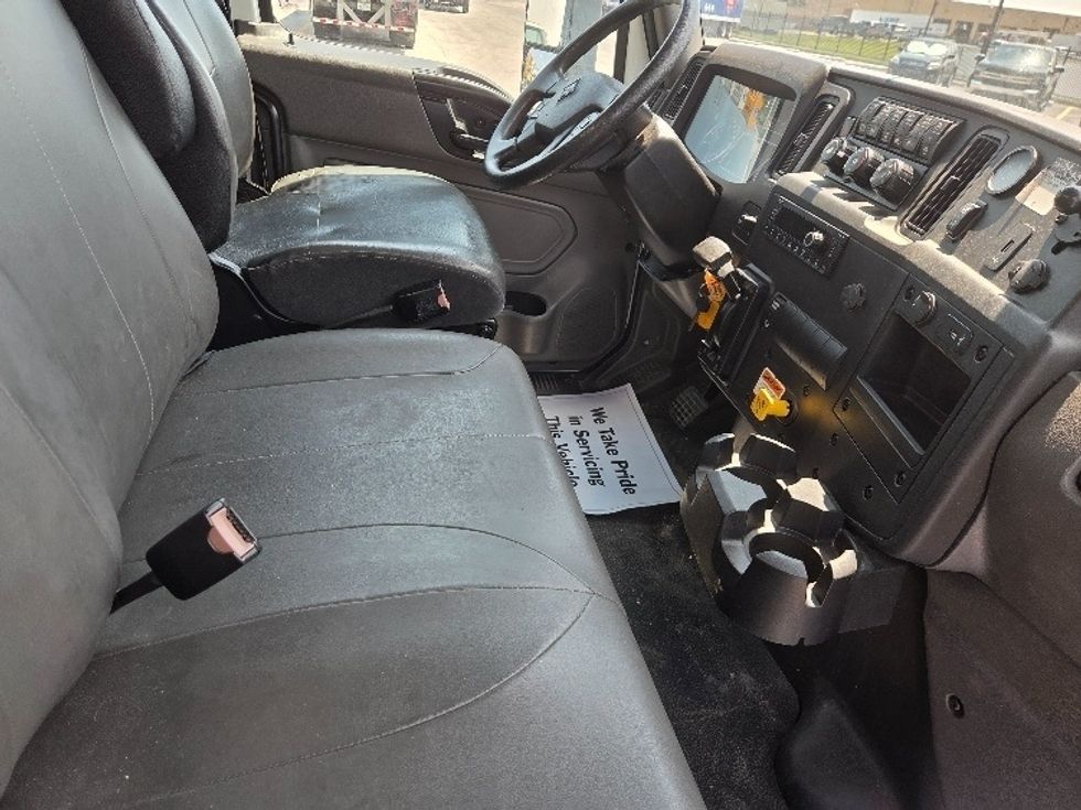 Medium Duty Box Truck-Light and Medium Duty Trucks-International-2022-MV607-Kansas City-MO-92,951\n\t\tmiles-$ 77,500 - Image 22