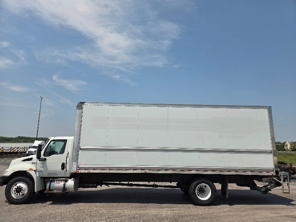Medium Duty Box Truck-Light and Medium Duty Trucks-International-2022-MV607-Kansas City-MO-92,951\n\t\tmiles-$ 77,500 - Image 4