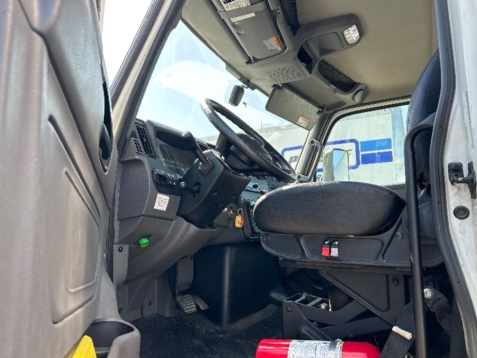 Medium Duty Box Truck-Light and Medium Duty Trucks-International-2022-MV607-Katy-TX-125,788\n\t\tmiles-$ 69,250 - Image 16