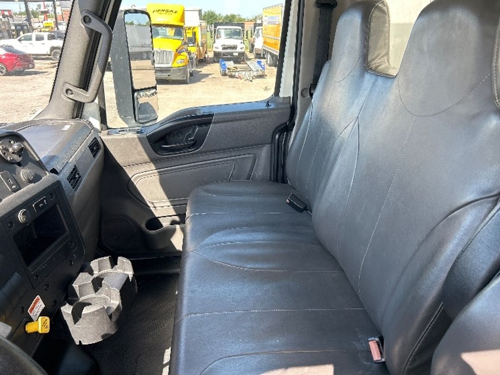 Medium Duty Box Truck-Light and Medium Duty Trucks-International-2022-MV607-Katy-TX-125,788\n\t\tmiles-$ 69,250 - Image 19
