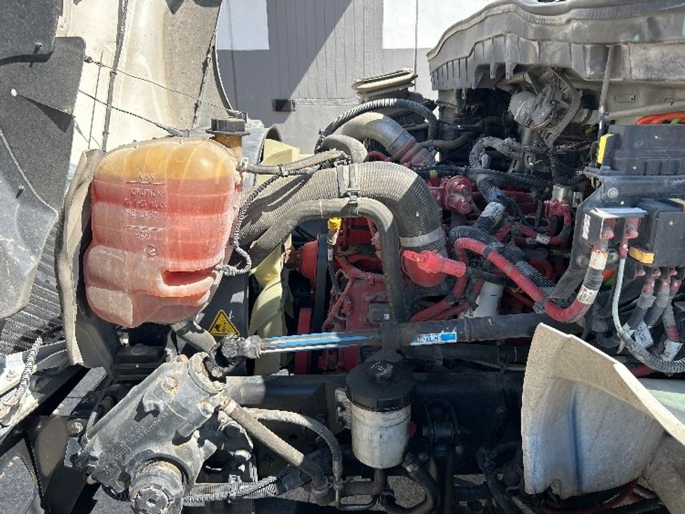 Medium Duty Box Truck-Light and Medium Duty Trucks-International-2022-MV607-Katy-TX-125,788\n\t\tmiles-$ 69,250 - Image 24