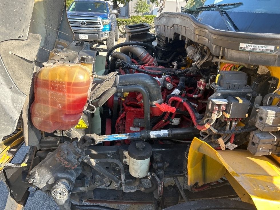 Medium Duty Box Truck-Light and Medium Duty Trucks-International-2022-MV607-Katy-TX-224,709\n\t\tmiles-$ 48,250 - Image 24