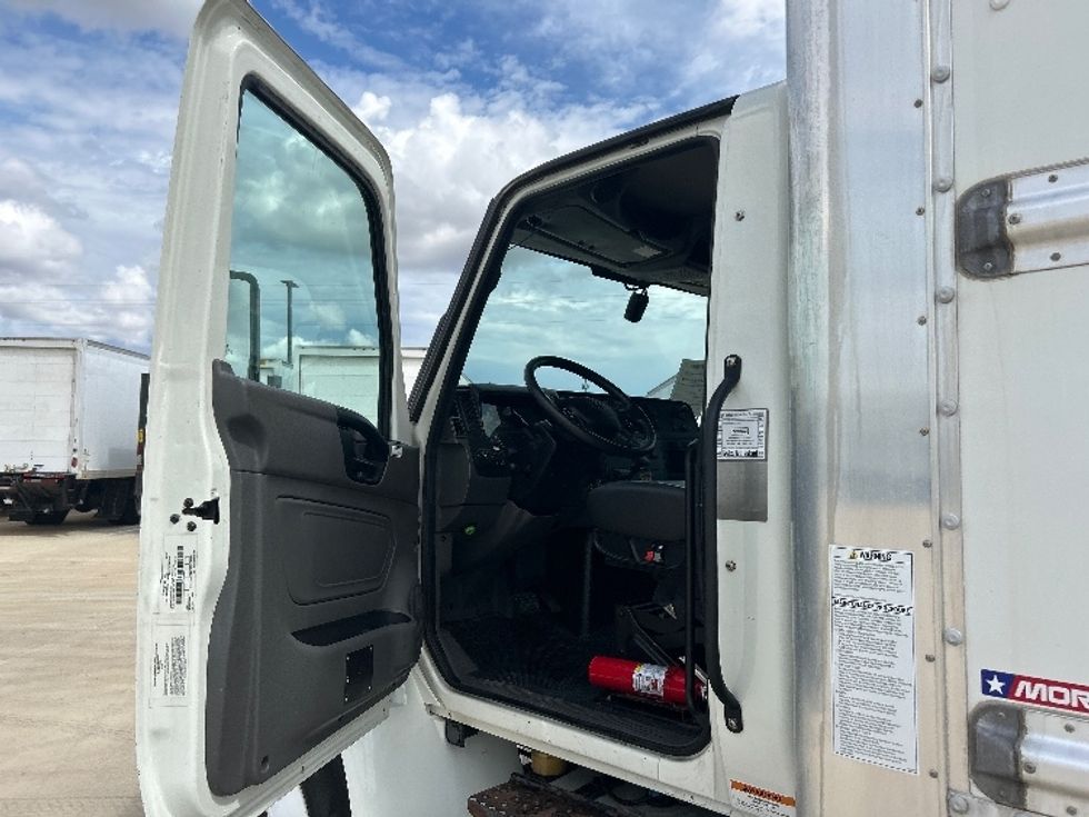 Medium Duty Box Truck-Light and Medium Duty Trucks-International-2022-MV607-Katy-TX-251,791\n\t\tmiles-$ 41,250 - Image 16
