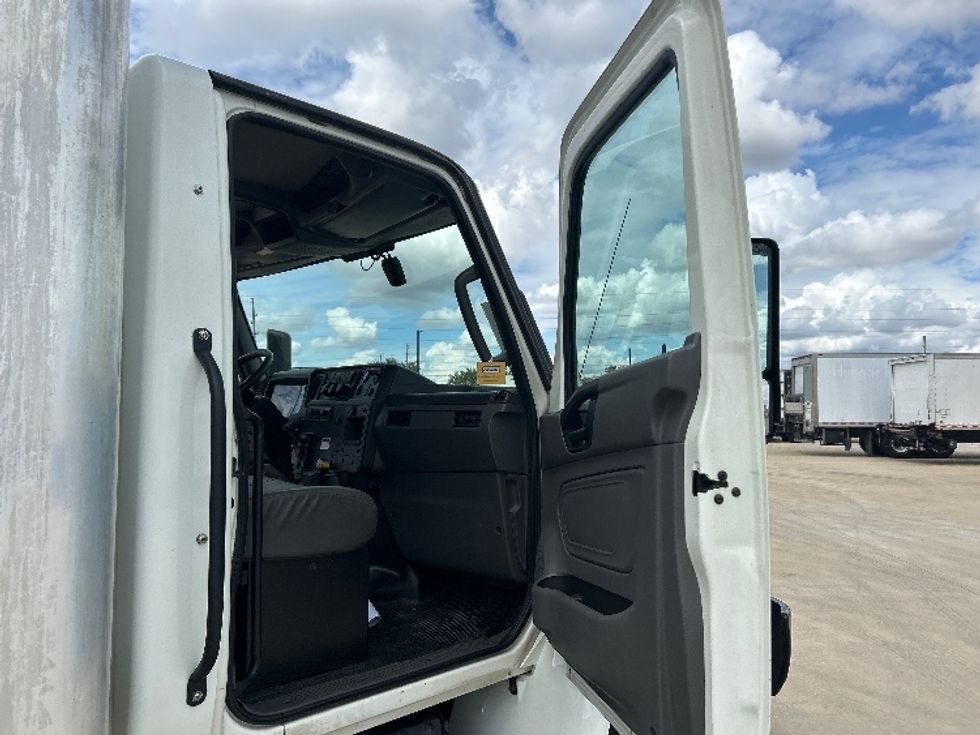 Medium Duty Box Truck-Light and Medium Duty Trucks-International-2022-MV607-Katy-TX-251,791\n\t\tmiles-$ 41,250 - Image 20