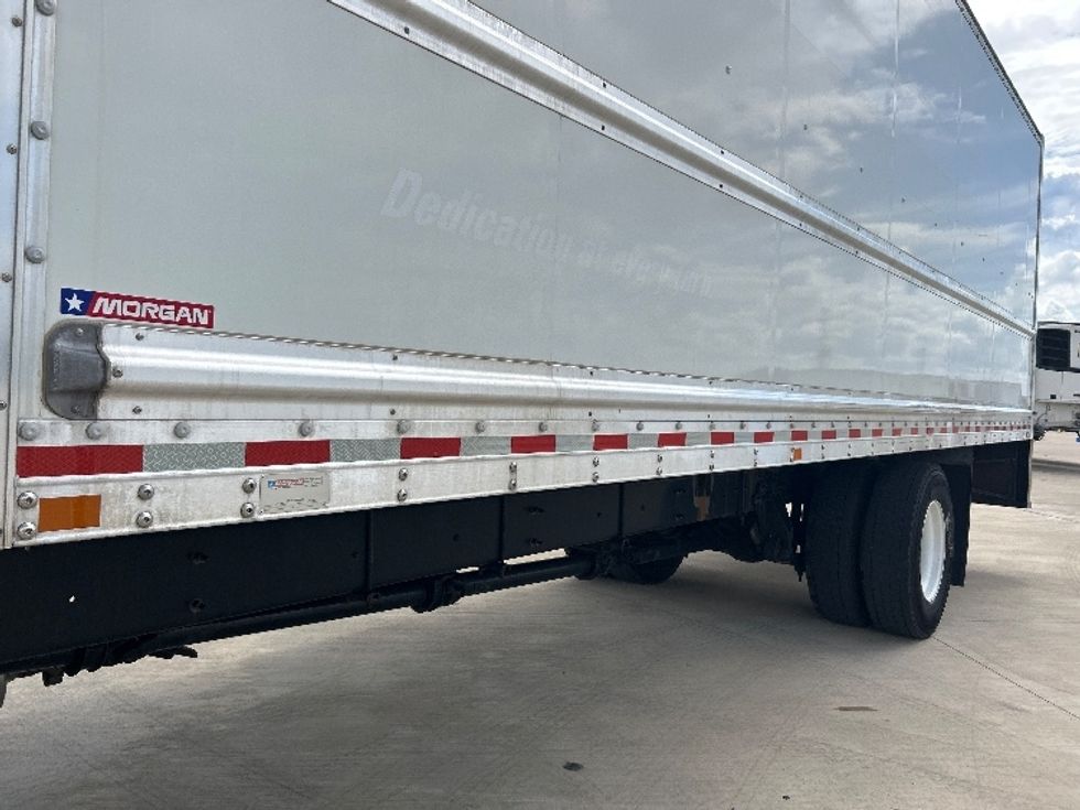 Medium Duty Box Truck-Light and Medium Duty Trucks-International-2022-MV607-Katy-TX-251,791\n\t\tmiles-$ 41,250 - Image 25