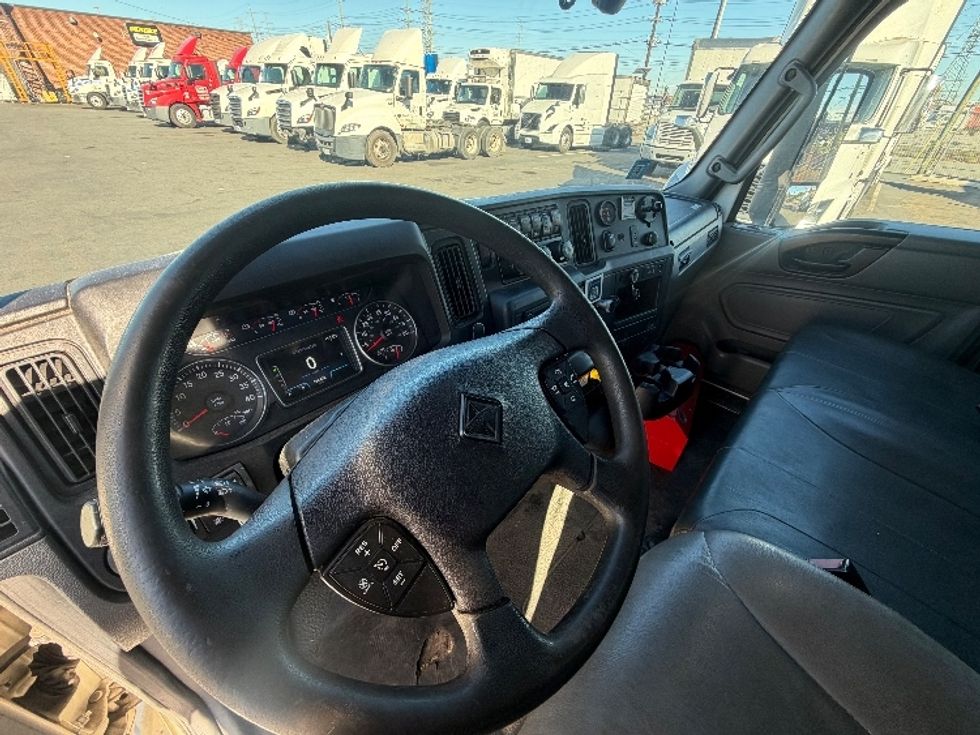 Medium Duty Box Truck-Light and Medium Duty Trucks-International-2022-MV607-Kearny-NJ-123,872\n\t\tmiles-$ 76,000 - Image 17