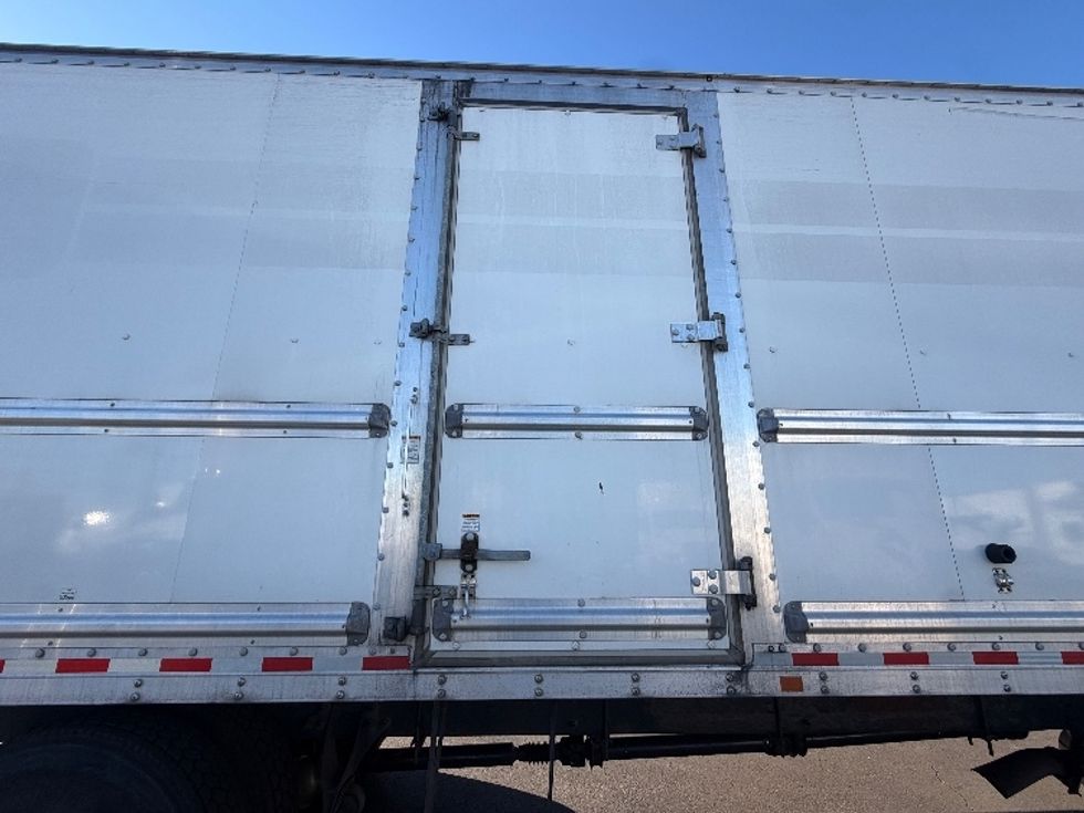Medium Duty Box Truck-Light and Medium Duty Trucks-International-2022-MV607-Kearny-NJ-123,872\n\t\tmiles-$ 76,000 - Image 25