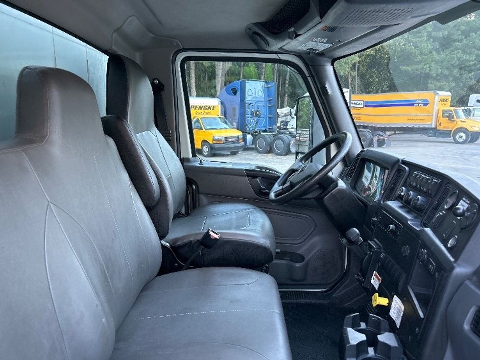 Medium Duty Box Truck-Light and Medium Duty Trucks-International-2022-MV607-Kennesaw-GA-154,517\n\t\tmiles-$ 69,000 - Image 22