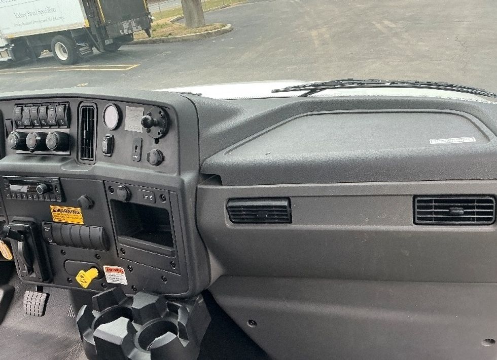 Medium Duty Box Truck-Light and Medium Duty Trucks-International-2022-MV607-Knoxville-TN-63,260\n\t\tmiles-$ 83,750 - Image 21