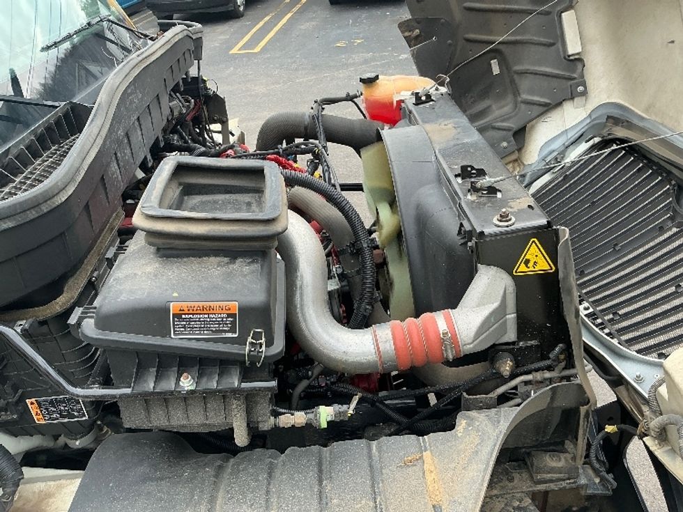 Medium Duty Box Truck-Light and Medium Duty Trucks-International-2022-MV607-Knoxville-TN-63,260\n\t\tmiles-$ 83,750 - Image 23