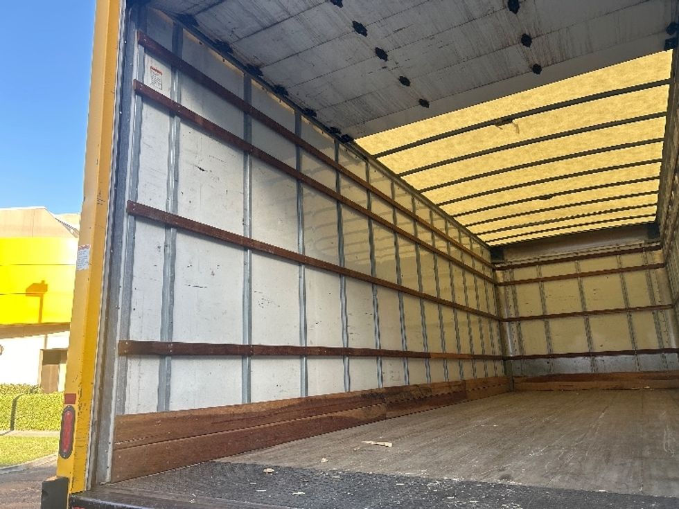 Medium Duty Box Truck-Light and Medium Duty Trucks-International-2022-MV607-La Mirada-CA-235,797\n\t\tmiles-$ 41,250 - Image 11