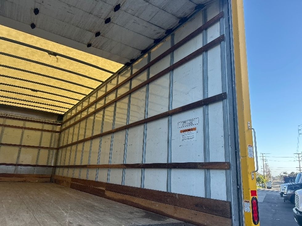 Medium Duty Box Truck-Light and Medium Duty Trucks-International-2022-MV607-La Mirada-CA-235,797\n\t\tmiles-$ 41,250 - Image 12