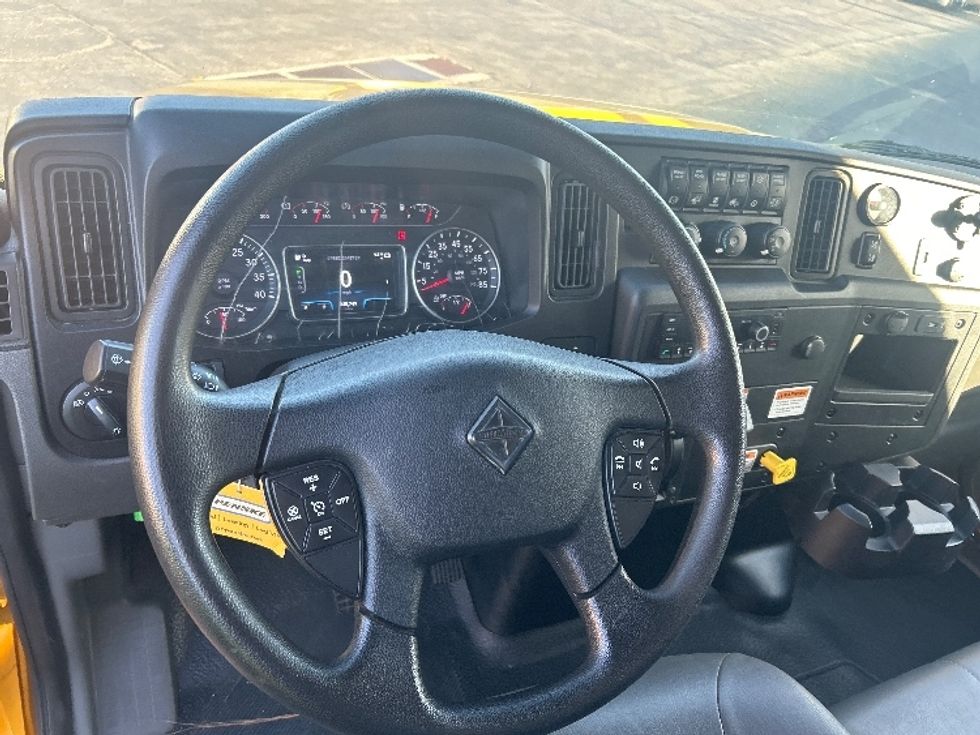 Medium Duty Box Truck-Light and Medium Duty Trucks-International-2022-MV607-La Mirada-CA-235,797\n\t\tmiles-$ 41,250 - Image 18