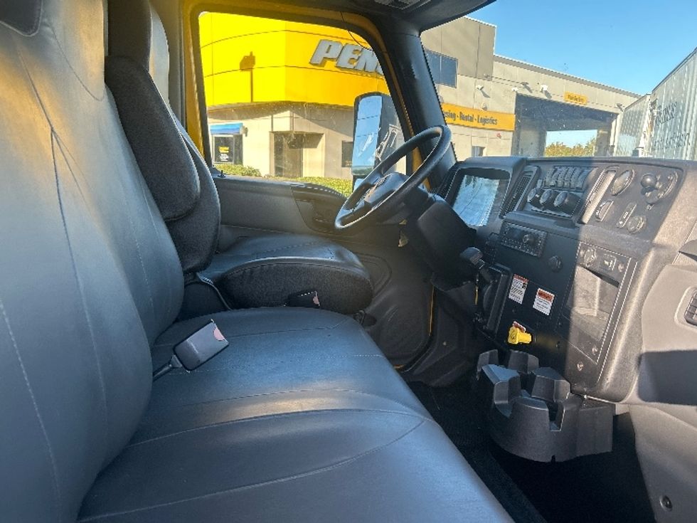 Medium Duty Box Truck-Light and Medium Duty Trucks-International-2022-MV607-La Mirada-CA-235,797\n\t\tmiles-$ 41,250 - Image 22