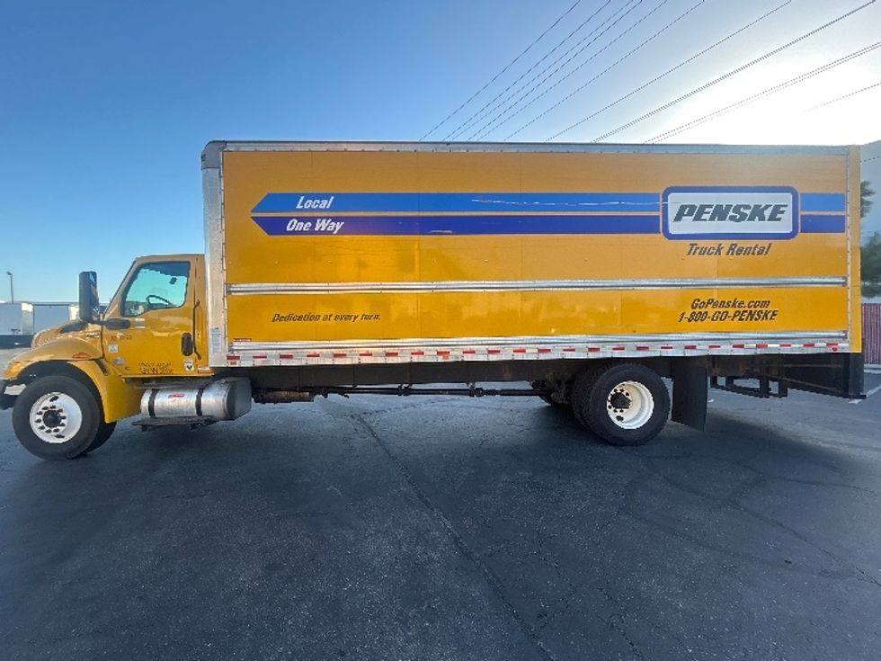 Medium Duty Box Truck-Light and Medium Duty Trucks-International-2022-MV607-La Mirada-CA-235,797\n\t\tmiles-$ 41,250 - Image 4