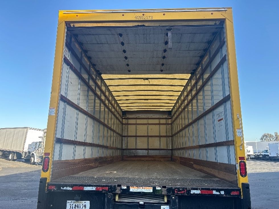 Medium Duty Box Truck-Light and Medium Duty Trucks-International-2022-MV607-La Mirada-CA-235,797\n\t\tmiles-$ 41,250 - Image 8