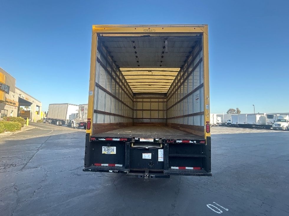 Medium Duty Box Truck-Light and Medium Duty Trucks-International-2022-MV607-La Mirada-CA-235,797\n\t\tmiles-$ 41,250 - Image 9